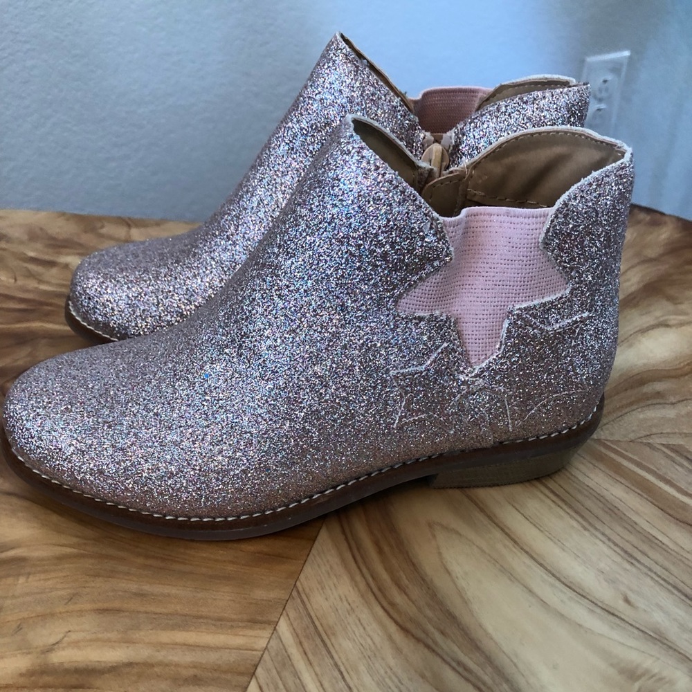 Girl boots